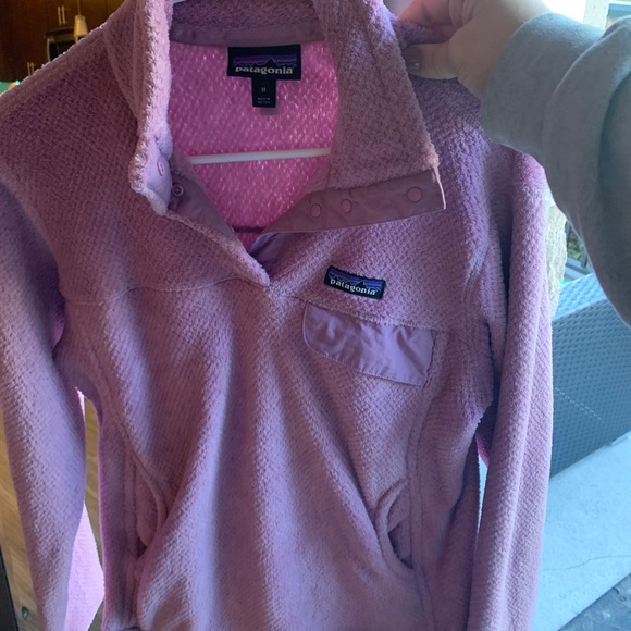 Patagonia Sweaters - Women’s Patagonia fleece size M pink